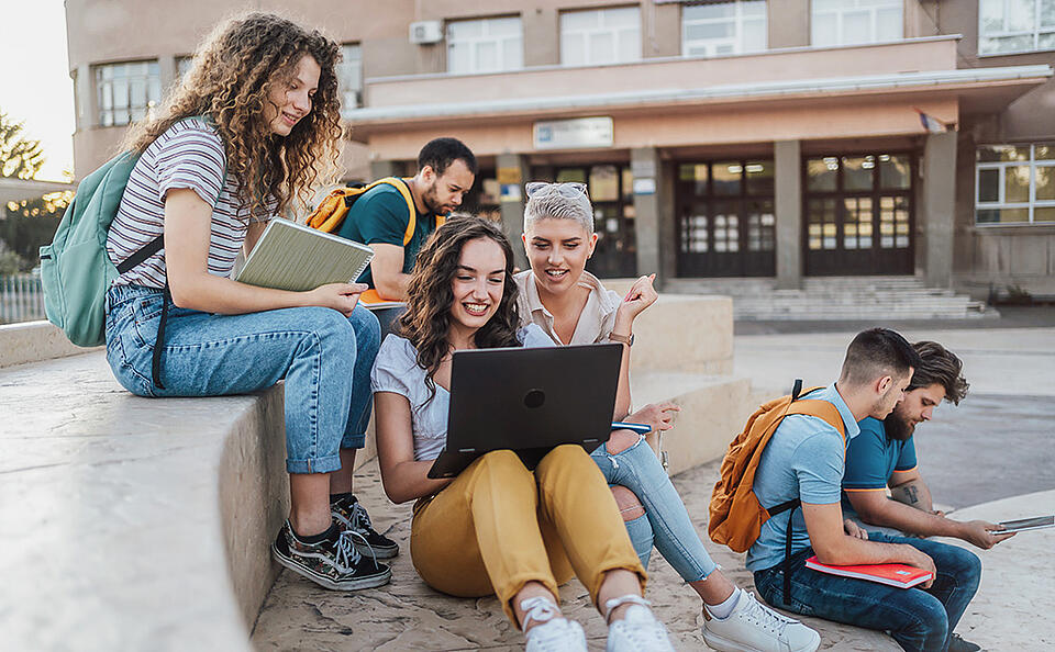 Günstige Haftpflichtversicherung für Studenten und Azubis