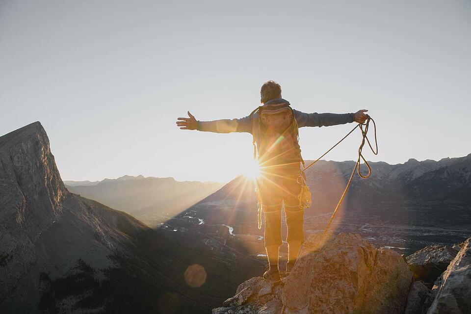 Mann auf einem Berg