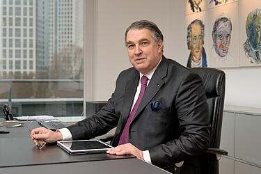 Dr. Stefan Knoll (CEO)