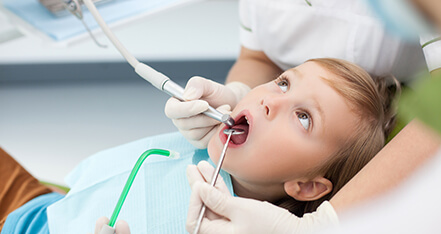 Zahnimplantate für Kinder